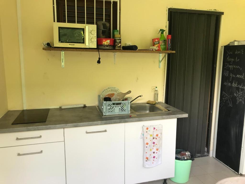 Top Hill Hostel- Martinique- Auberge Dortoir La Trinité Eksteriør billede
