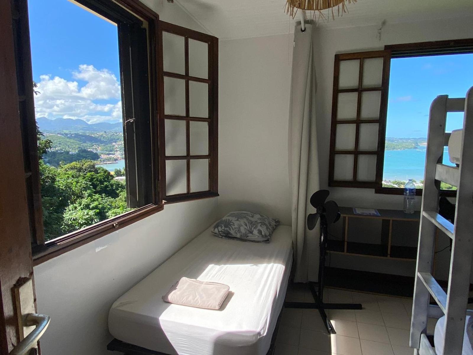 Top Hill Hostel- Martinique- Auberge Dortoir La Trinité Eksteriør billede